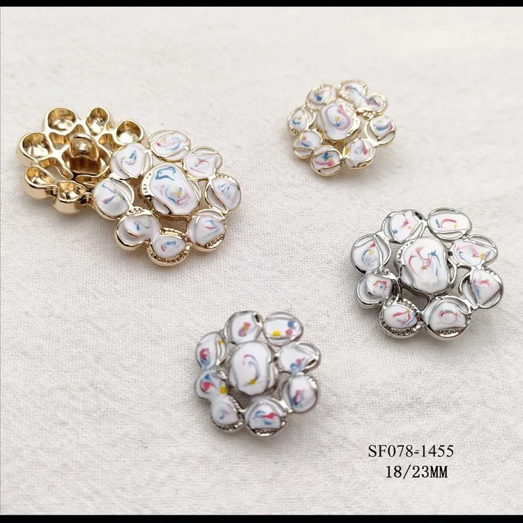 Metal buttons — style 13 by Senfa Mfg
