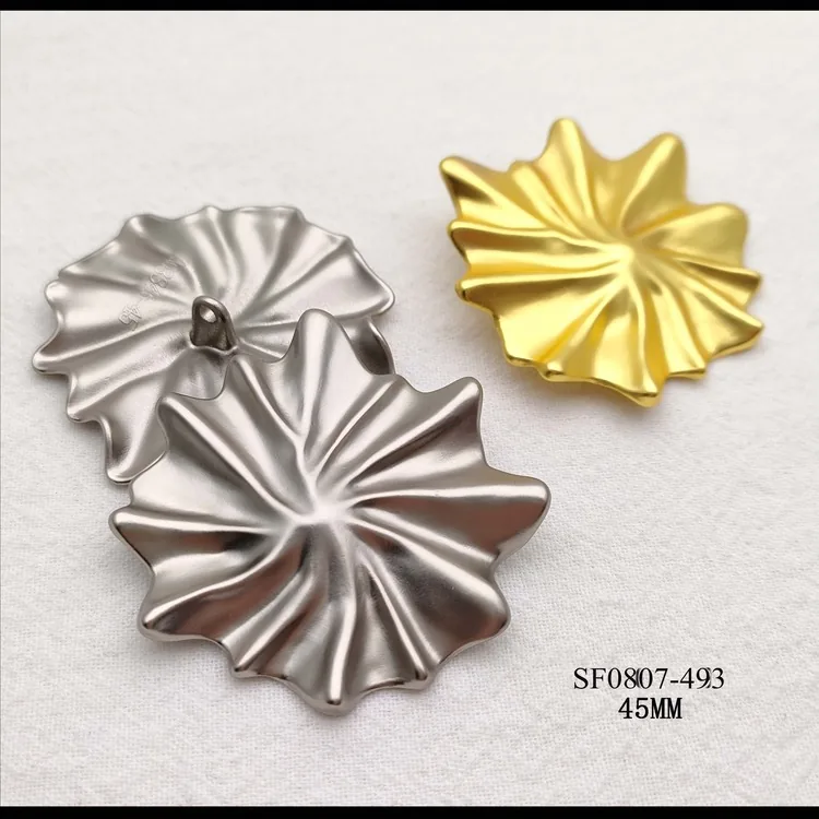 Metal buttons — style 17 by Senfa Mfg