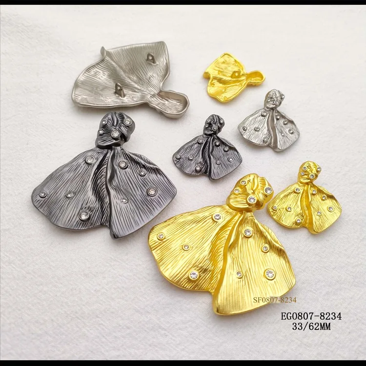 Metal buttons — style 18 by Senfa Mfg